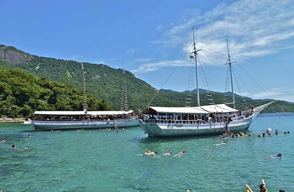 Praias de Ilha Grande, Praia de Araçatiba